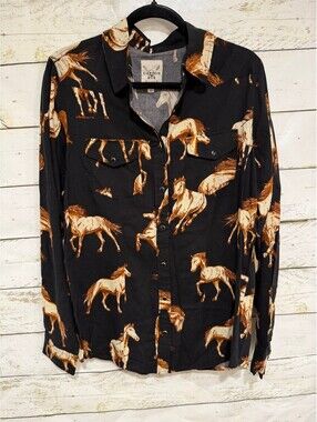 Cotton & Rye Outfitters Horse Print Button Snap Long Sleeve NWT Size Medium
